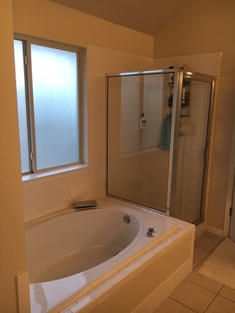 Building Photo - Fabulous 3/2.5   Home in Circle C - Great Views, Yard, Beautiful Home!