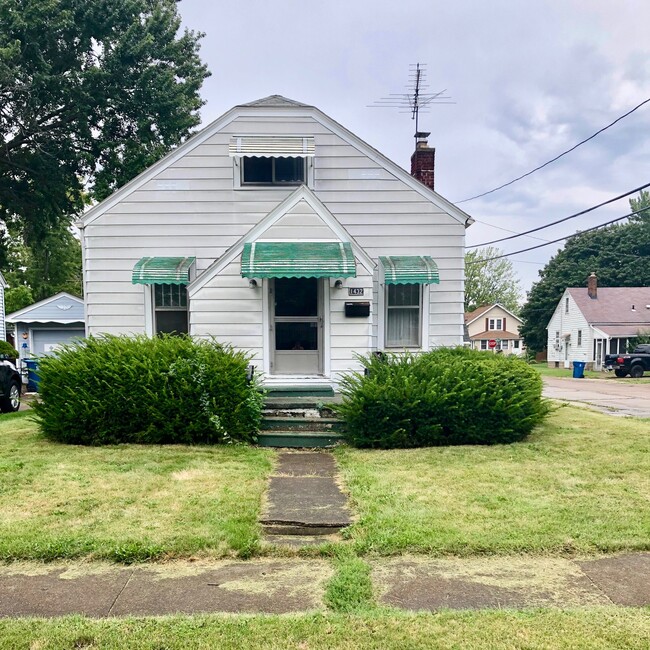Building Photo - 1432 Lakeview Ave