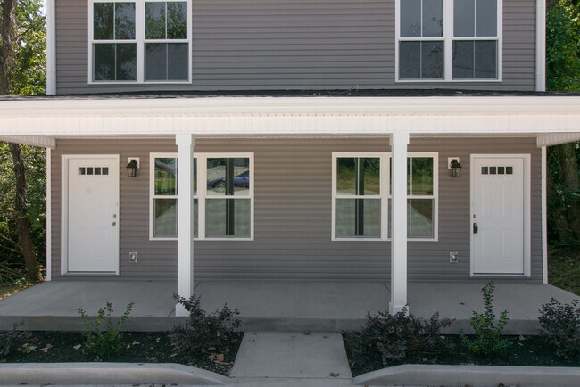 Building Photo - 908 Roman St