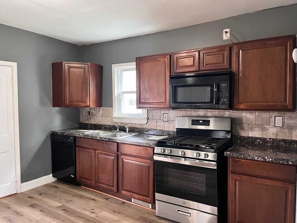 Foto principal - 5811 Bridge Ave