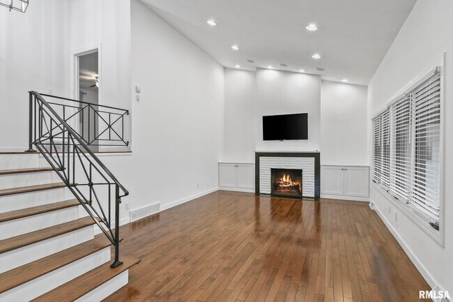 Building Photo - 1236 Ivywood Dr