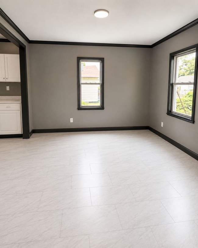 Building Photo - 2543 Pershing Ave