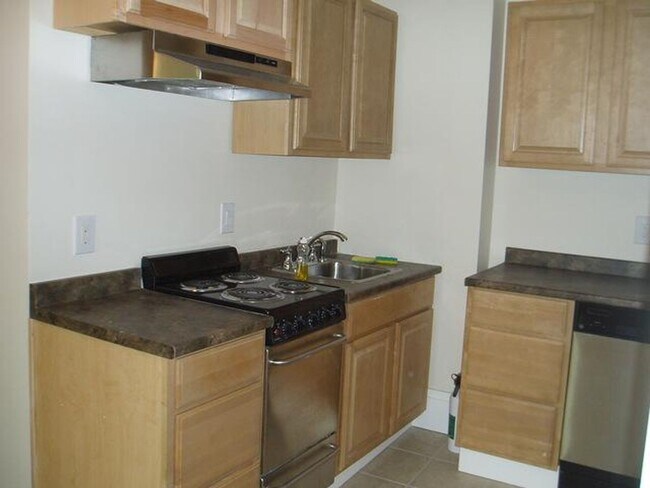 Foto del edificio - Large 3 bed located near Fenway and Kenmore Square