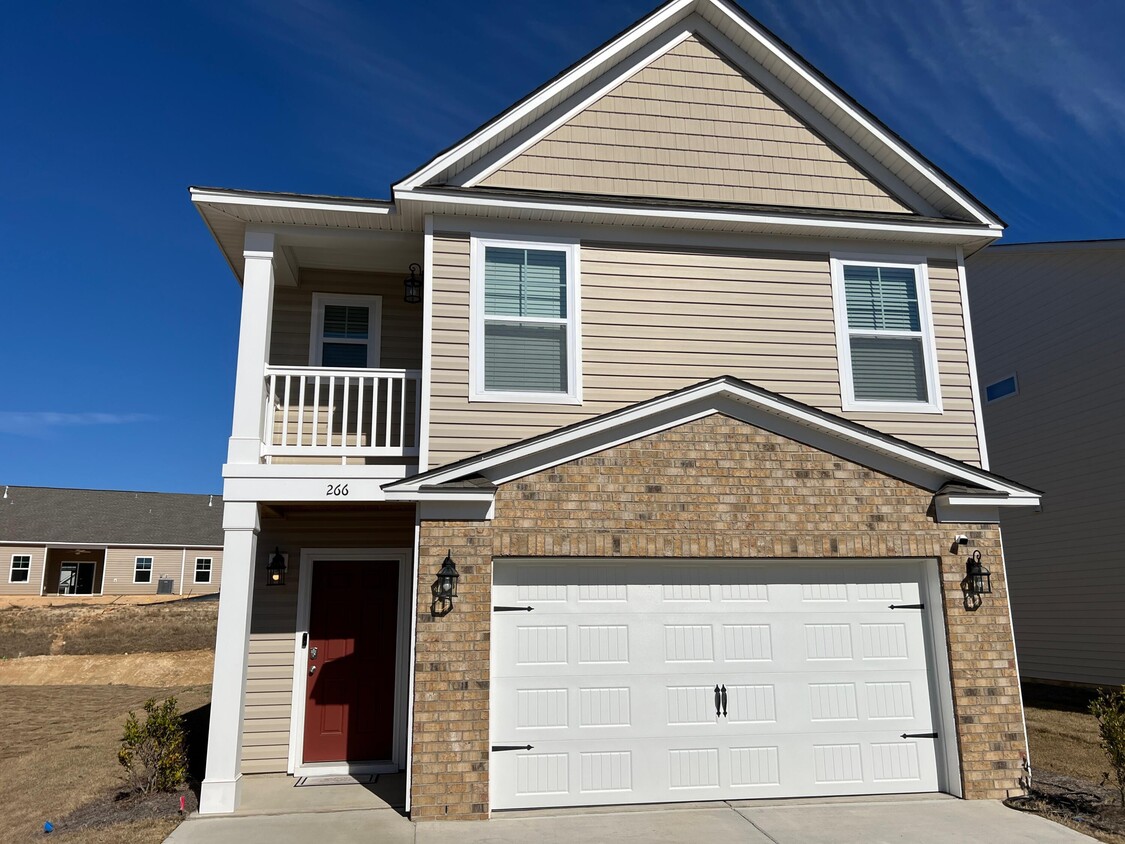 Foto principal - 266 Mansell Pk