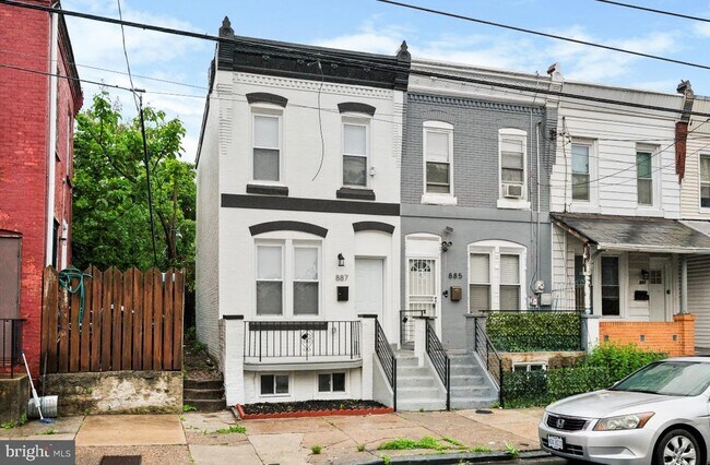 Foto del edificio - 887 N 46th St