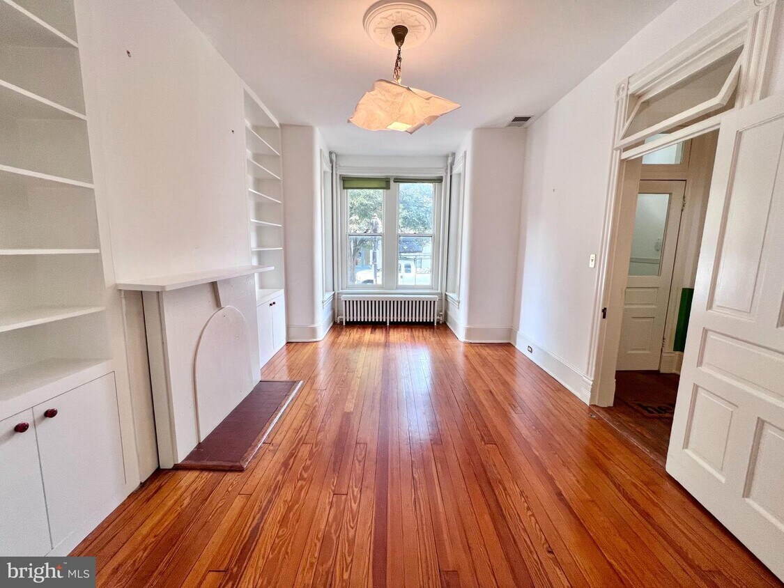 Primary Photo - 3242 Q St NW