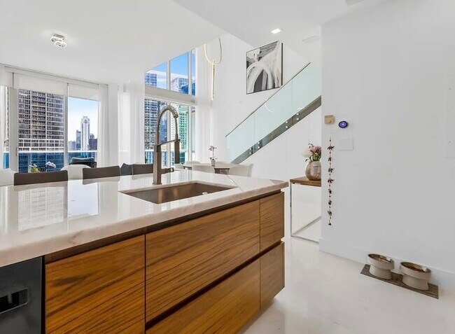 Foto del edificio - 200 Biscayne Boulevard Way