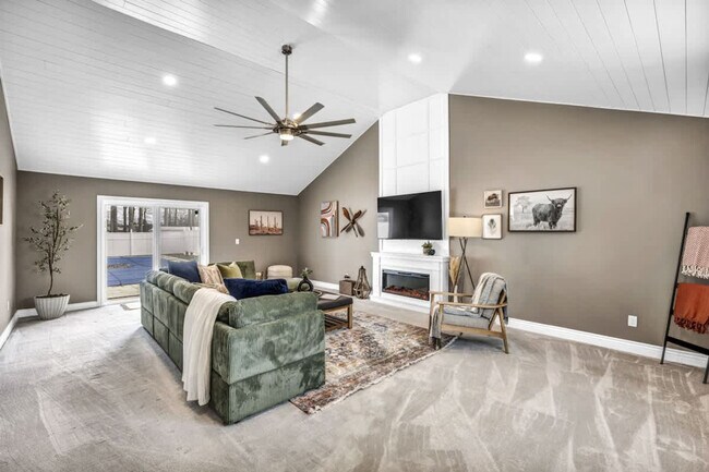 Building Photo - 1036 Union Ave