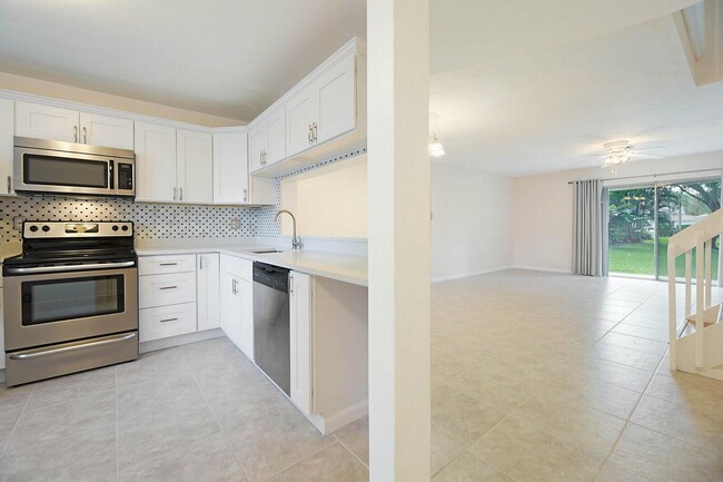 Foto del edificio - 6384 Boca Cir