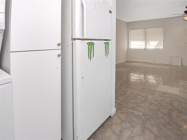 Building Photo - 2361 NE 10th St