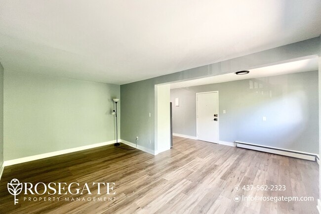 Building Photo - Renovated 3-Bedroom Apartment | 1,250 Sq F...