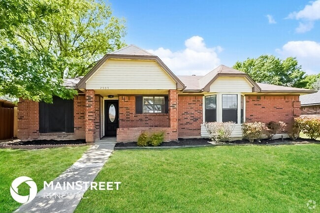 Building Photo - 2505 Trenton Dr
