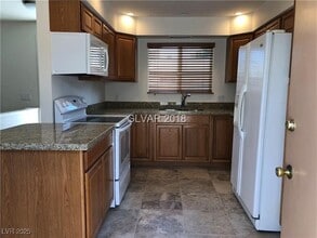 Building Photo - 1850 Center St