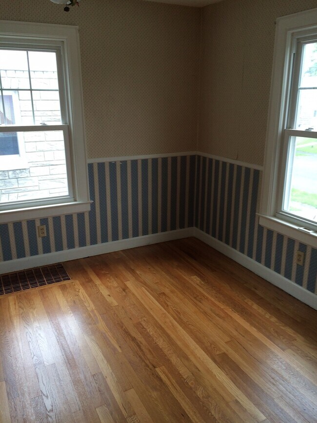Foto del edificio - Spacious 4BR 2 Bath Cape in Great Location...
