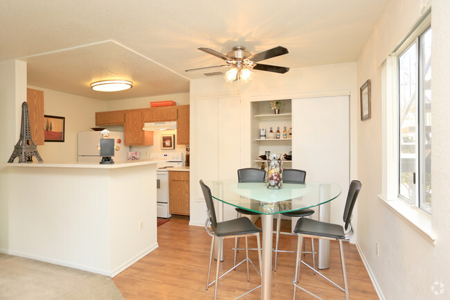 Dining Room - Aspen Park Apartments