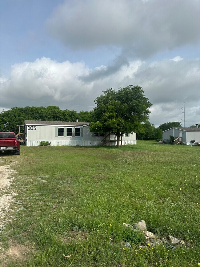 Building Photo - 105 Oakhill Ct