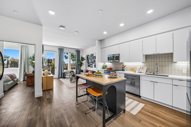 Building Photo - Tenney