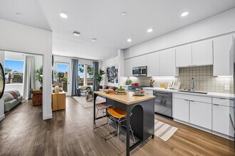 Building Photo - Tenney