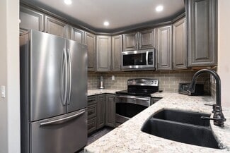 Building Photo - 510 Camino De La Reina