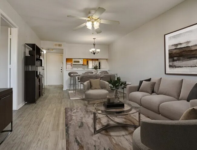 Foto del edificio - 3015 Walnut Bend Ln