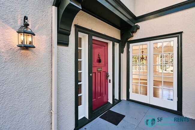 Foto del edificio - Forest Hill: Elegant Single Family Home