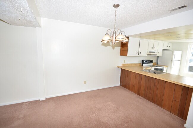 Building Photo - 1032 Smoke Tree Ln