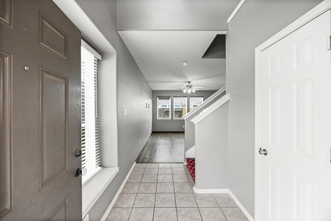 Building Photo - 12427 Oriole Lake Way