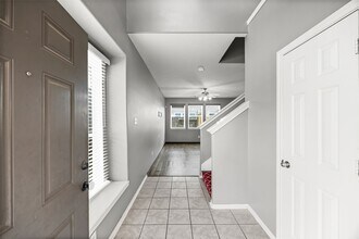 Building Photo - 12427 Oriole Lake Way