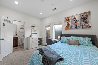 Building Photo - 1925 Shearn St