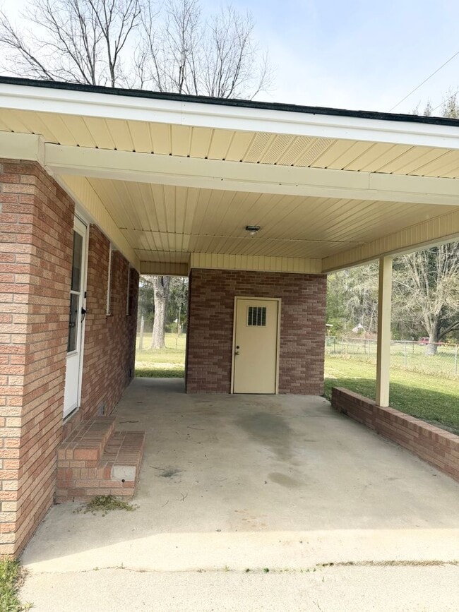 Foto del edificio - Charming Move-In Ready Home with Bonus Space & Spacious Yard!