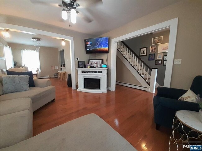 Foto del edificio - 98 Willard St