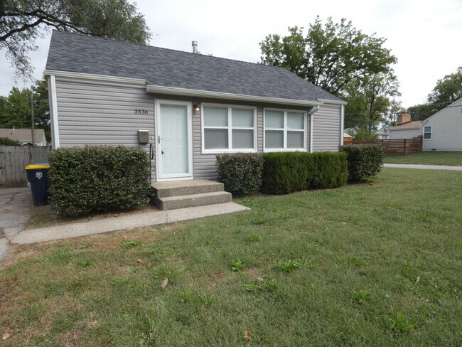 Building Photo - Beautiful Home in Gladstone, MO!