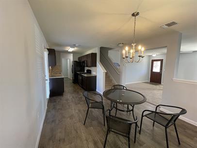 Foto del edificio - 18304 Weatherby Ln