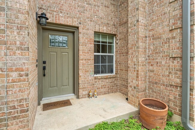 Building Photo - 6630 Hillside Terrace Dr