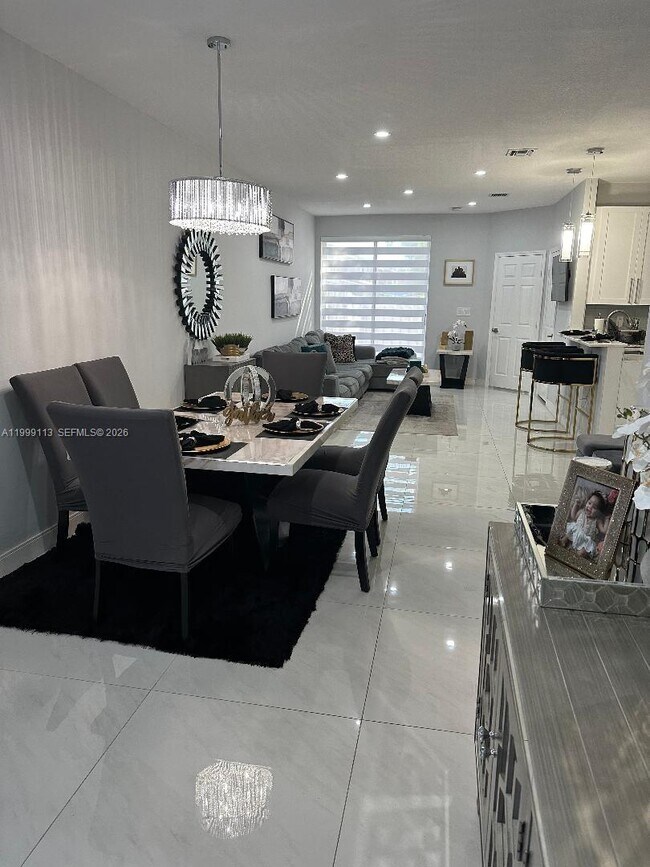 Foto del edificio - 7690 S Southwood Cir