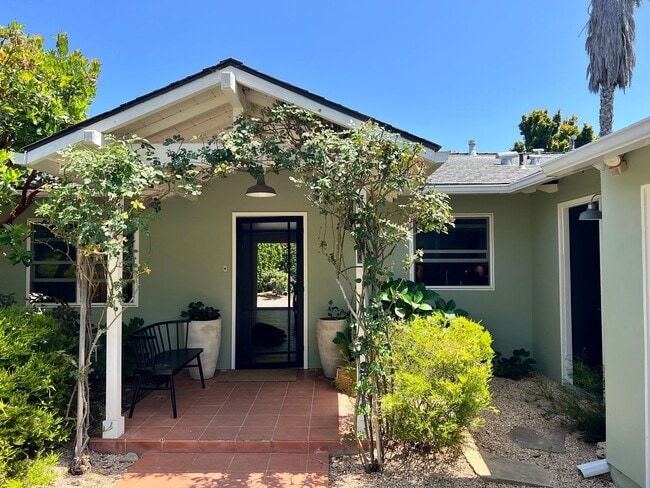 Building Photo - Goleta 3 Bedroom Home