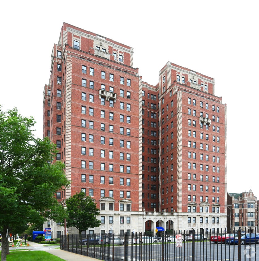 Swind Towers Apartments Chicago Il Primary Photo Swind Towers Apartments
