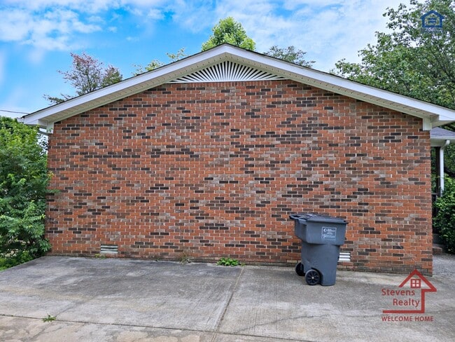 Building Photo - 54 Big Springs Cir