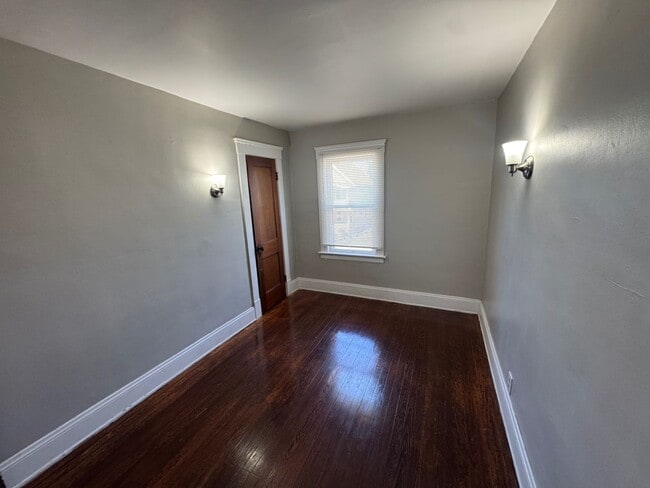 Building Photo - Beautifully Renovated 3-Bedroom Home in a ...