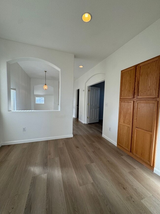 Foto del edificio - Beautiful Home with 4 Bedrooms and 3 Bathrooms in a Convenient Location!