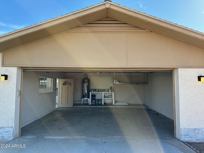 Foto del edificio - 8737 E Jackrabbit Rd