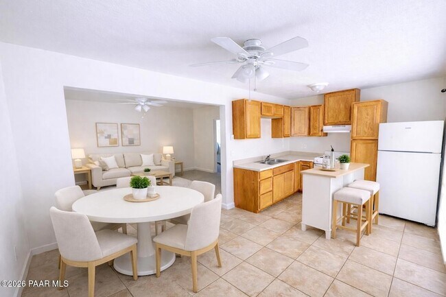 Foto del edificio - 114 N Willow St