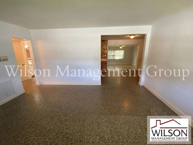 Building Photo - 2606 Aloma Ave