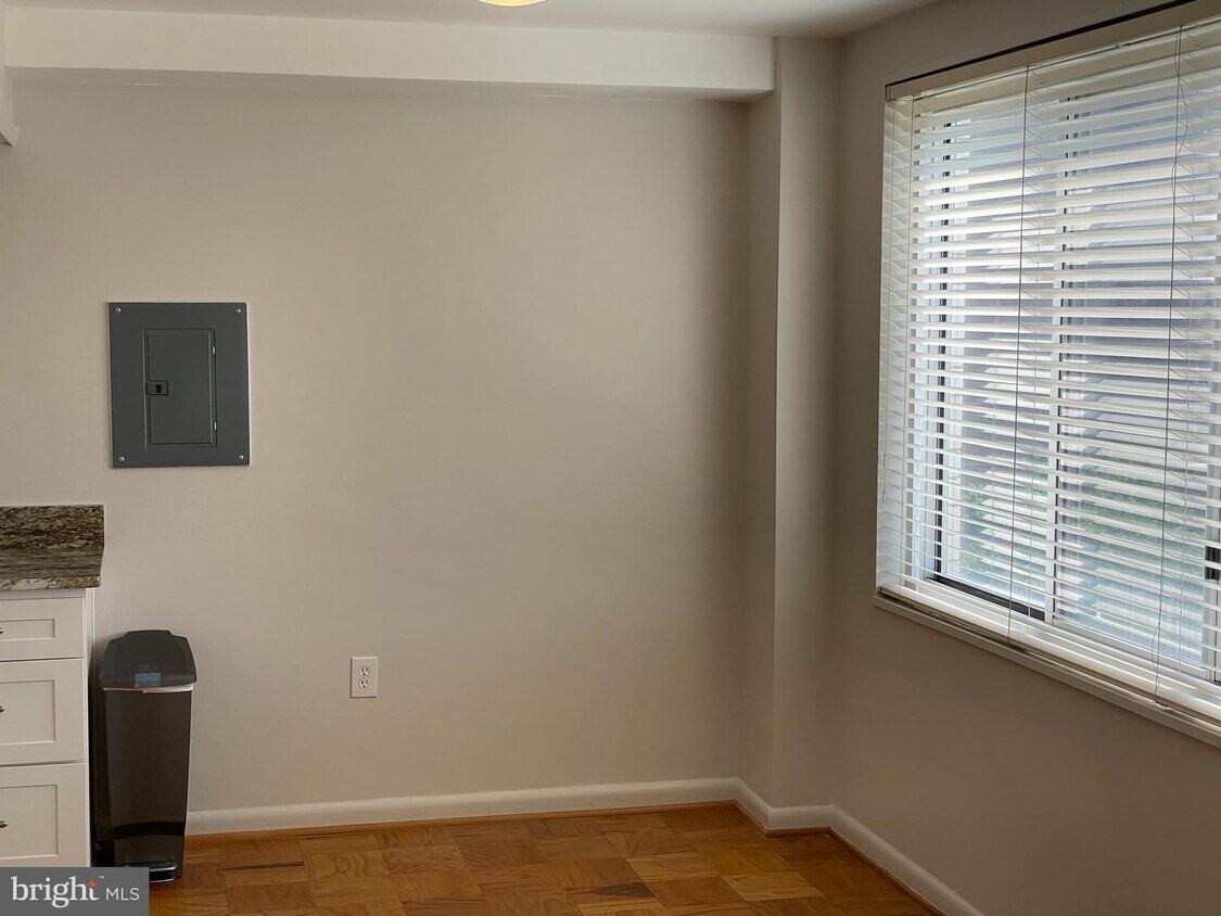 10201 Grosvenor Pl Unit 624, Rockville, MD 20852 Condo for Rent in