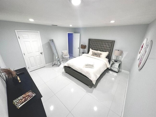 Foto del edificio - 5480 Lake Jessamine Dr