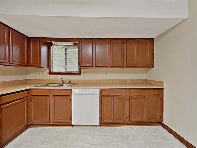 Building Photo - 4947 Woodland Way NW