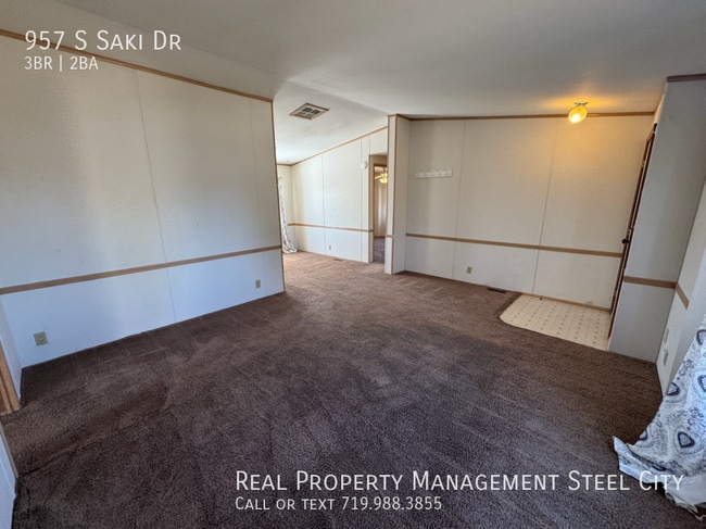 Building Photo - 957 S Saki Dr