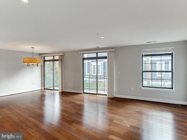 Foto del edificio - 2702 Lee Hwy.