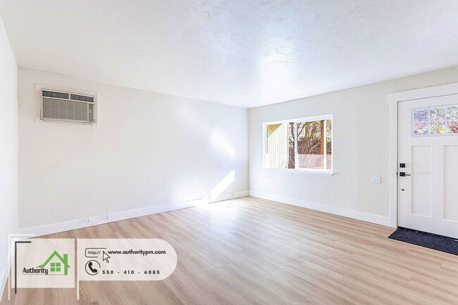 Building Photo - 1425 Orange Ave