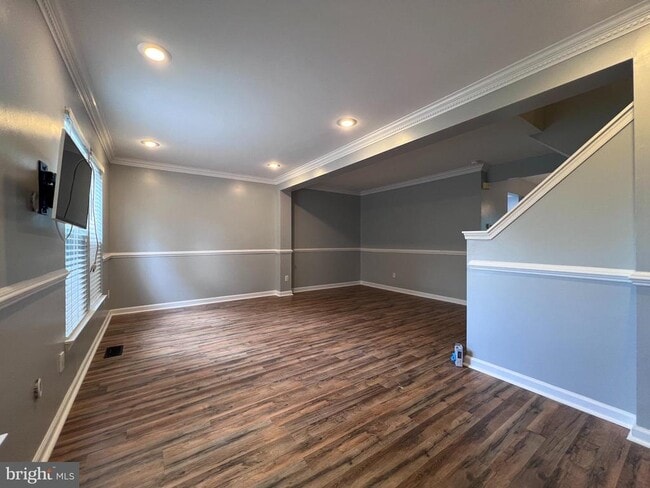 Foto del edificio - 9038 Falcon Glen Ct